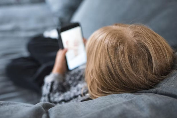 Qadın evə gec gələn ərini aldatdı: İşə polis qarışdı